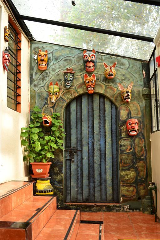 Hostal Loro Verde Quito Buitenkant foto