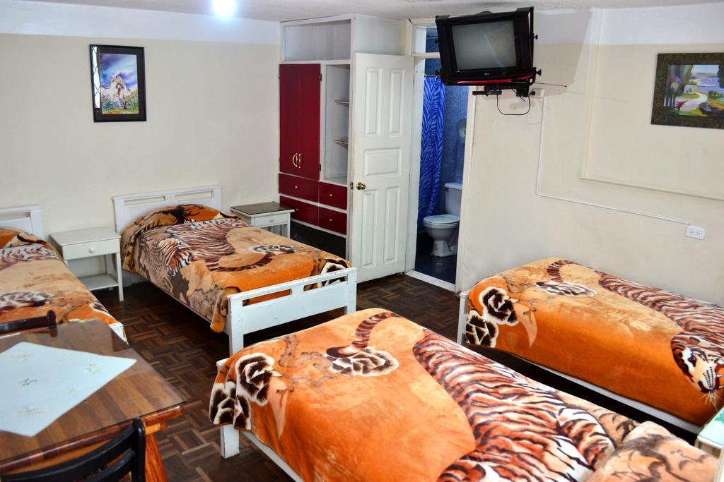 Hostal Loro Verde Quito Buitenkant foto